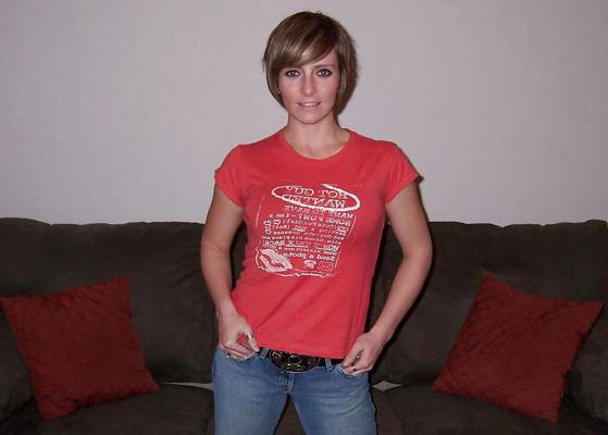 8P Nice girl in Jeans - N. C. 