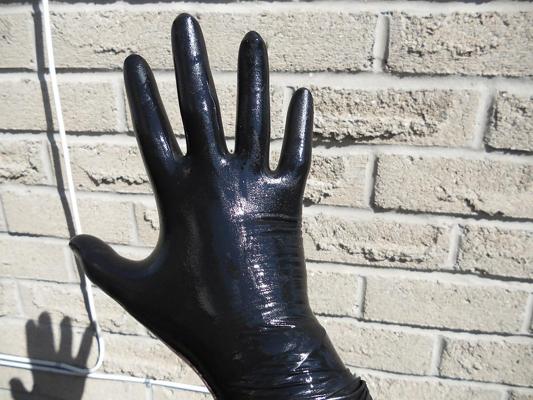 6P Gloves outside
