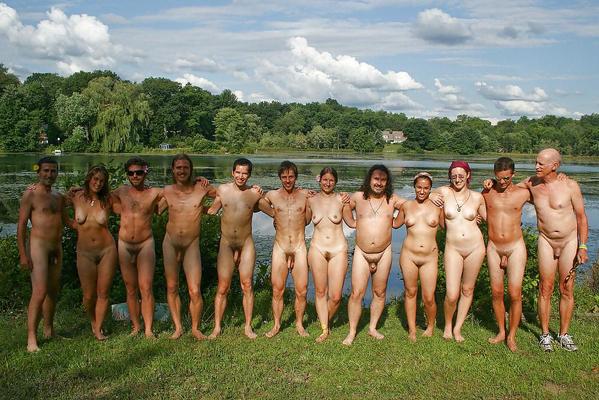 25P Groups Of Naked People - Vol. 7