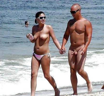 25P CFNM on the beach
