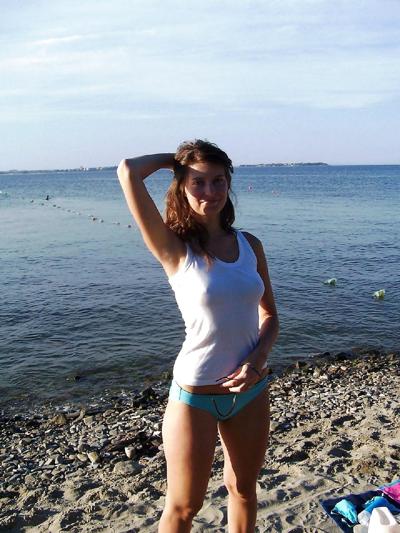 18P Wet t-shirt girlfriend spreads