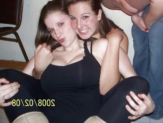 25P Jus Busty Girl se tire une balle