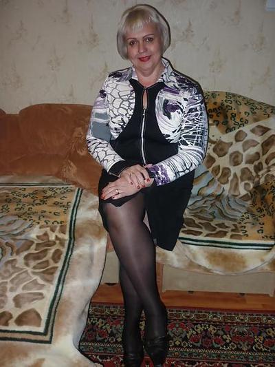 24P Russian mature woman, legs in stockings! Amateur!