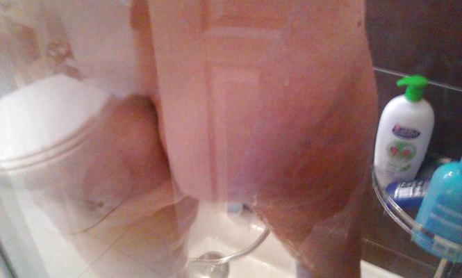 4P My wife in the shower, ma femme sous la douche