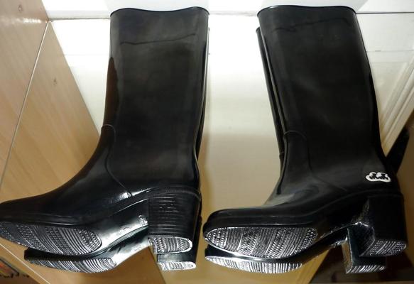 7P Cinderella's big score (pvc boots)...
