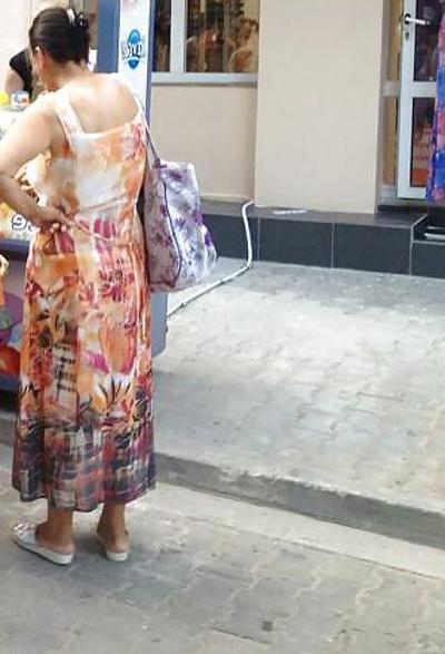 25P Spy old + young sexy skirt and feet romanian