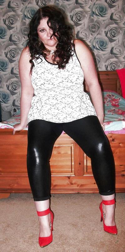 23P Sua mãe é uma vagabunda vestida sexy 7