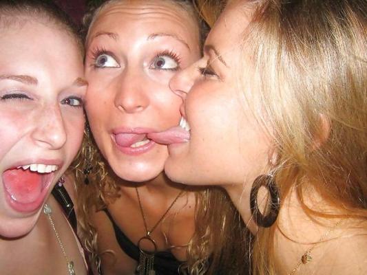 15P Nice (non nude) girls 32