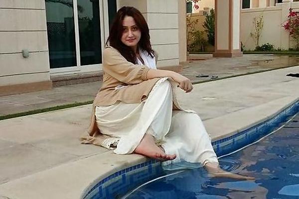 4P Paki TV Actorss New 2014 Sex Tape Here