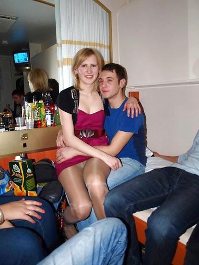 25P Amateur-Upskirt im Schlauch