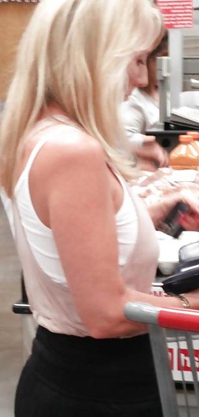 5P Hot Cougar at Store