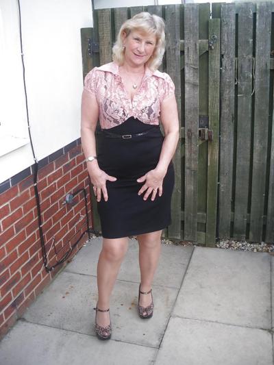 4P British Granny Leeds