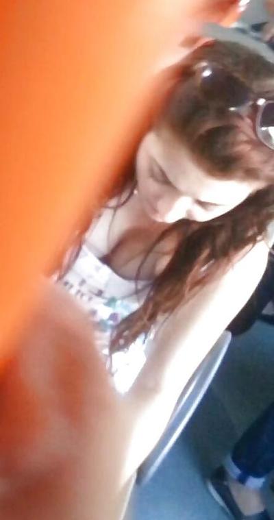 15P Espía viejo + joven en autobús rumano