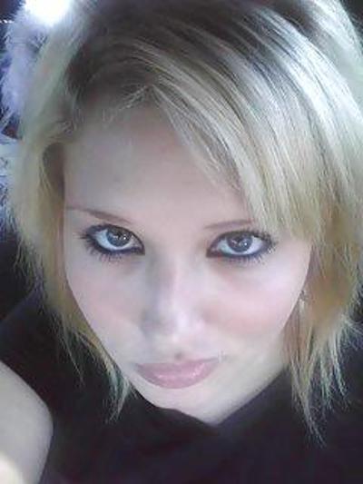 25P Slut Kirstie sucks dick