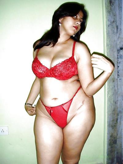4P Femme indienne épaisse