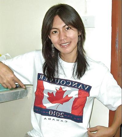 18P Bangkok Ladyboy Kui