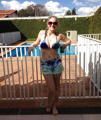 25P Blonde Brasilianerin mit wunderschönen Titten! Bitte kommentieren!!!