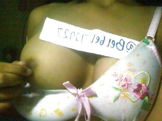 4P Indonesian- cewek jilbab toket gede
