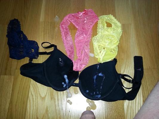 19P 私のママの最古のブラジャー34AとTバックに中出し