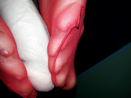 25P Red nylon Footjob