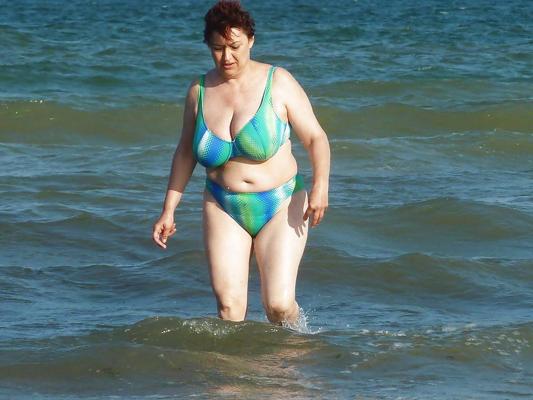 25P Grannies with Big Tits on the beach! Amateur Mixed!