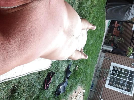 8P SUN BATHING