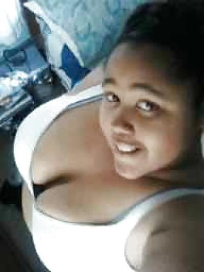 15P Chubby bbw black teen seins et chatte