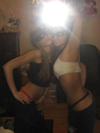 25P Sexy Turkish woman shows