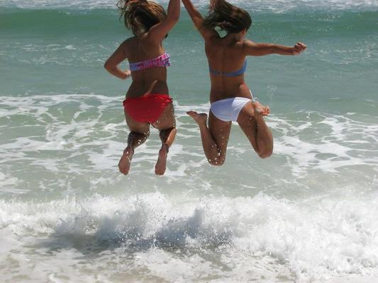 25P Facebook teen babes 5 - bikini sorority spring break!