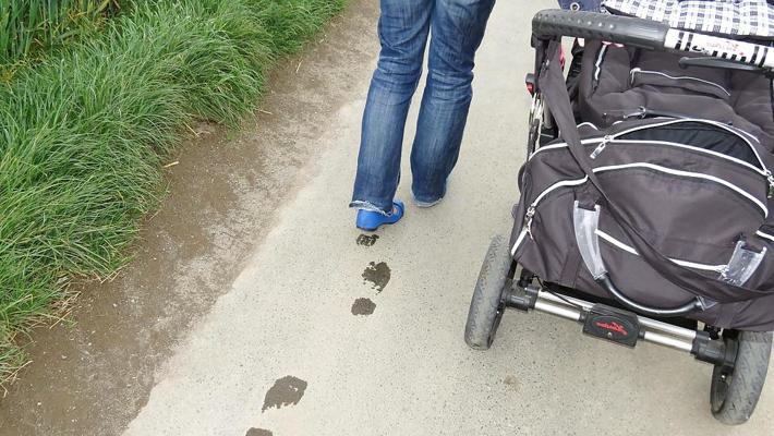 25P blue Flats with Nylons Outdoor