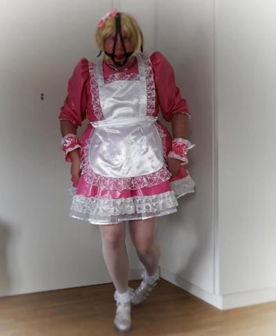 6P Sissy Maid ready to serve