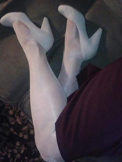 25P Michelle 52 Years old Lady Nylons and Heels