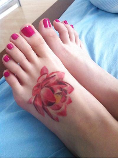 25P Footjob and foot fetish .
