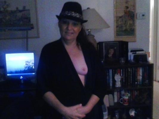 8P Some favorite one-boob flashes pt.2