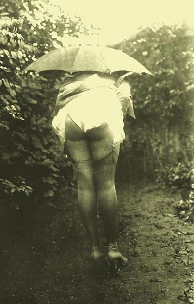 16P Vintage lady's & Umbrellas-num-001