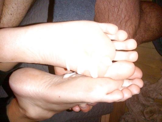 12P Girls feet covered in cum