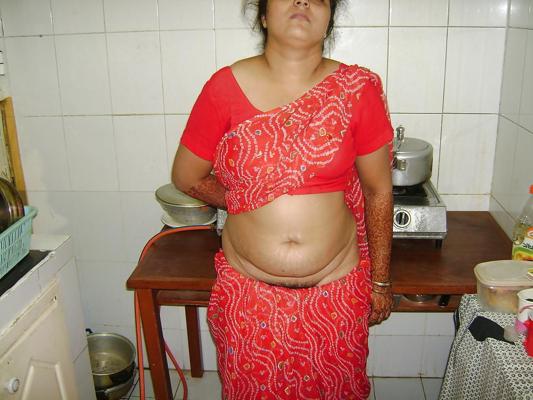 24P Indian aunty saree striping 4