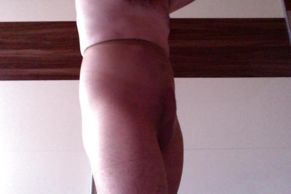 16P Alone at home with my Pantyhose