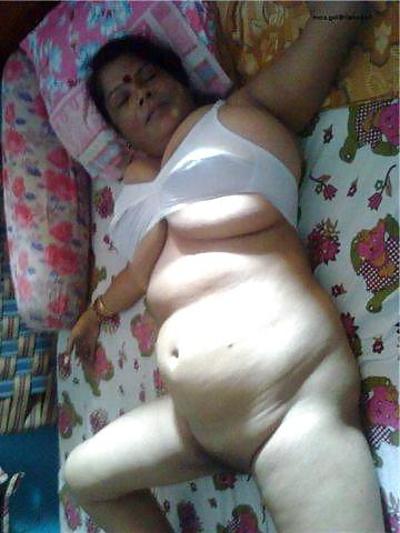 13P Ensemble porno indien desi prostituée mature 3.8