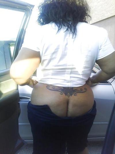 25P Mature Black Milf Exhibitionist