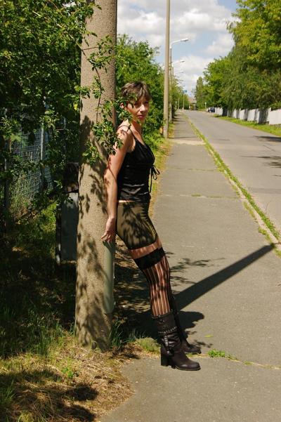 25P Wet and horny german milf outdoor shooting outtakes
