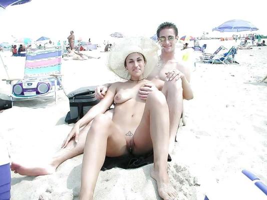 25P A good nudist beach