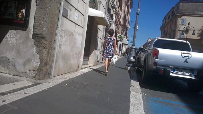 6P イタリア人の足と熟女