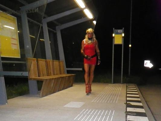 9P At the busstop