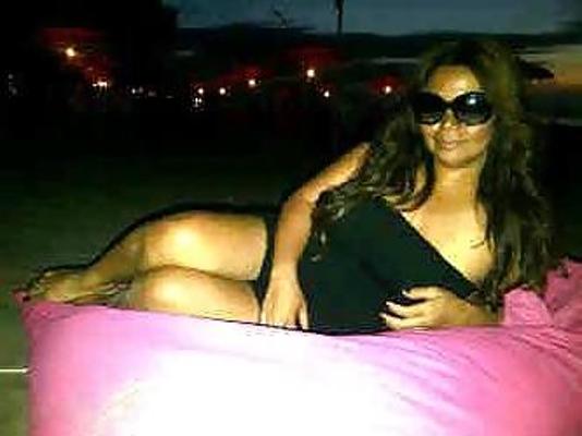 10P Anita, une MILF indonésienne