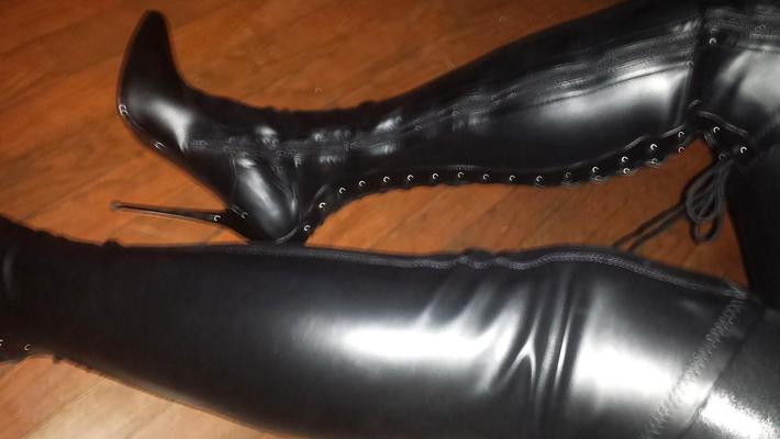 7P Neue oberschenkelhohe Stiefel