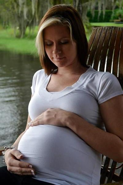 7P Sexy pregnant whore