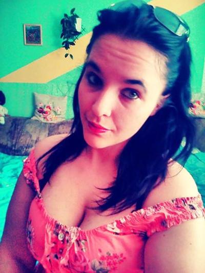20P Salope Facebook aux gros seins