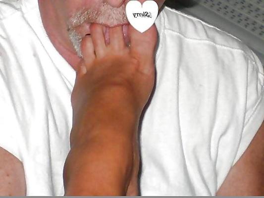14P Feet i Worship