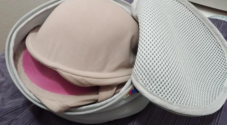 6P Cum on Cousins Clean Bra with Her Panties